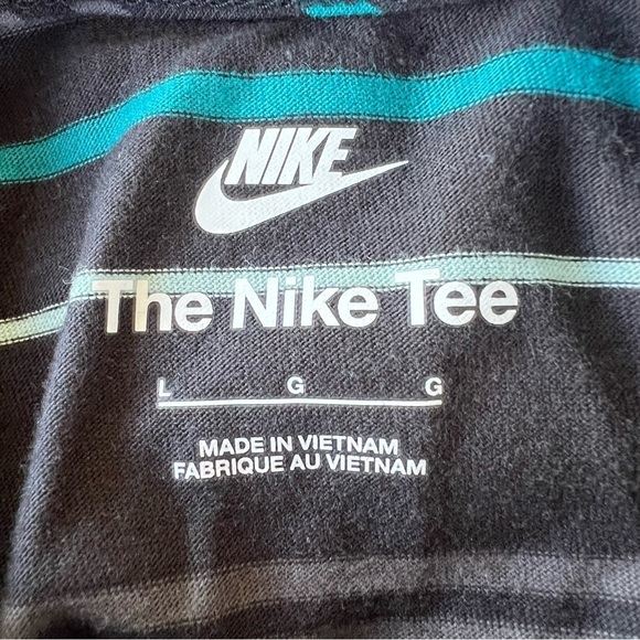 Nike Classic Crewneck T-Shirt Teal Stripe Embroidered Futura Logo Large NWT - Picture 7 of 8